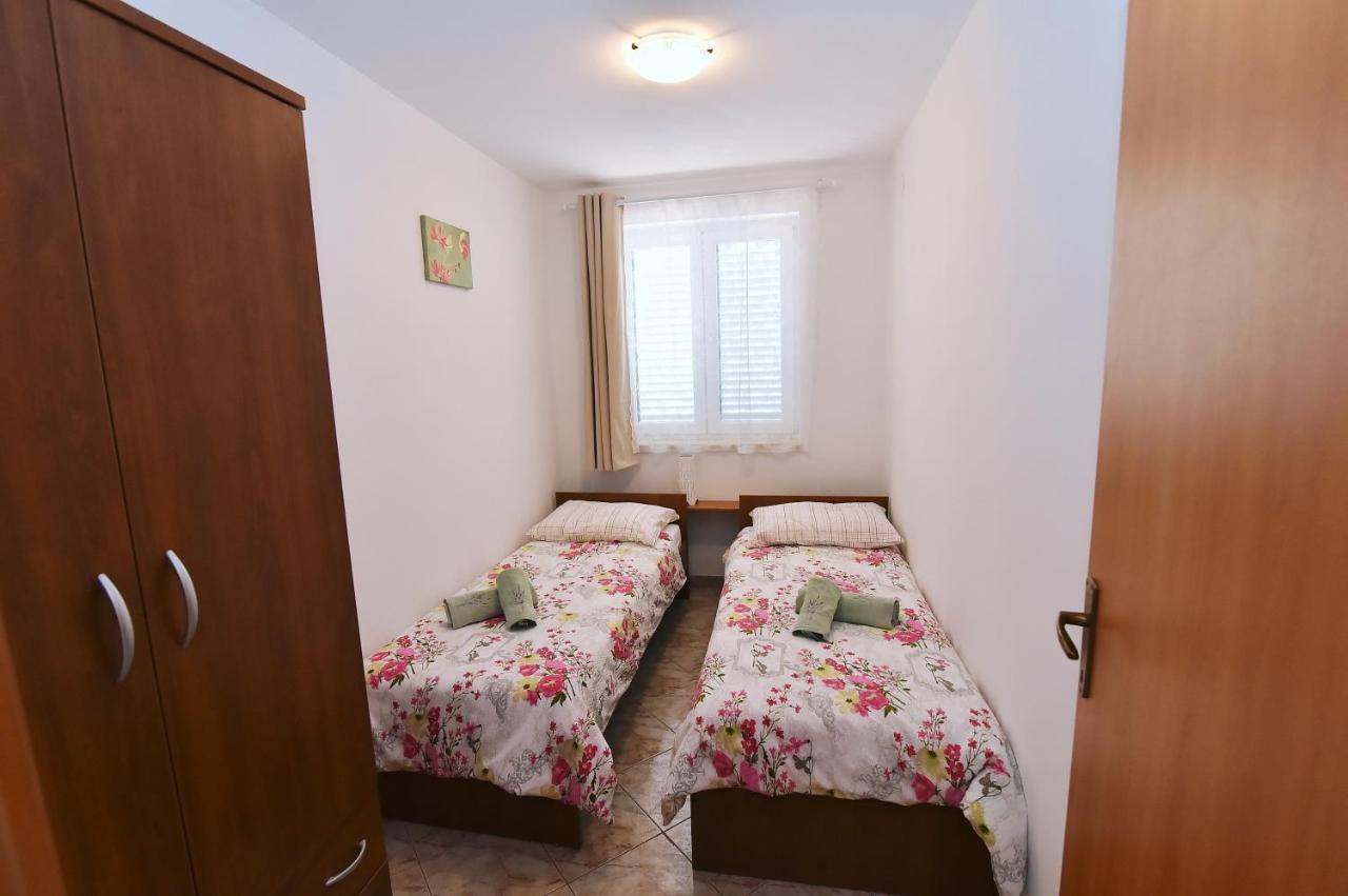 Apartments Luni II Baška Εξωτερικό φωτογραφία